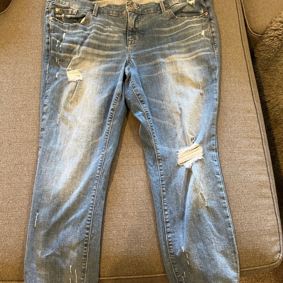 Torrid Bundle for sale! 2 pairs of jeans, 8 black T-shirt’s included. - Picture 2 of 8